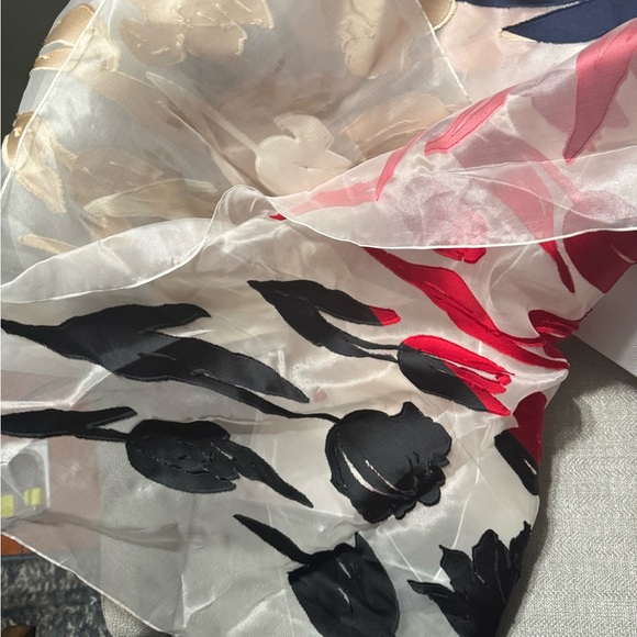 Dior oversized sheer silk chiffon embroidered daffodil flower shawl w/ box - Picture 8 of 9